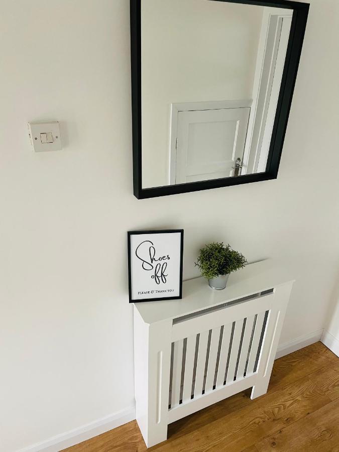 Wolverhampton Large 3 Bedrooms 5 Bed House Perfect For Short & Long Stays Contractors Business Nhs Insurance 1 Bathroom And Separate Wc Private Garden Driveway For 2 Large Vehicles Close To City Centre M6 M54 And Walsall Willenhall Cannock Property Eksteriør bilde